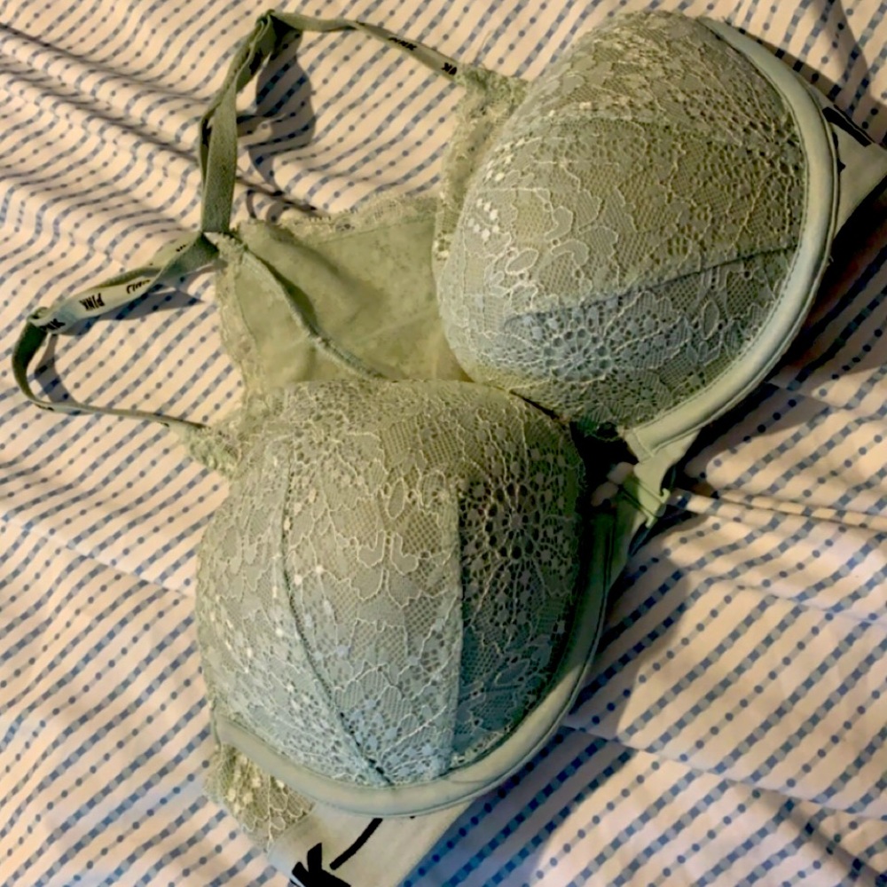 PINK bra :)